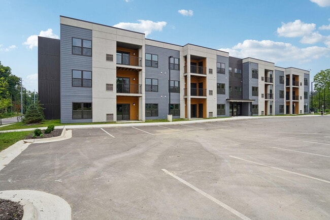 Building Photo - 2645 Burton Rd Unit 3-3