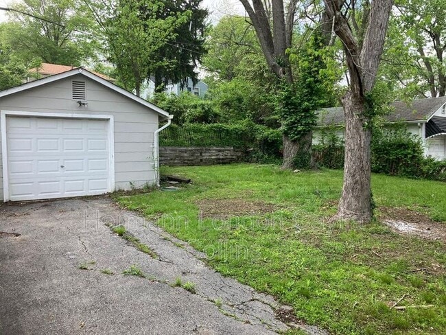 Photo - 7804 Utica Dr
