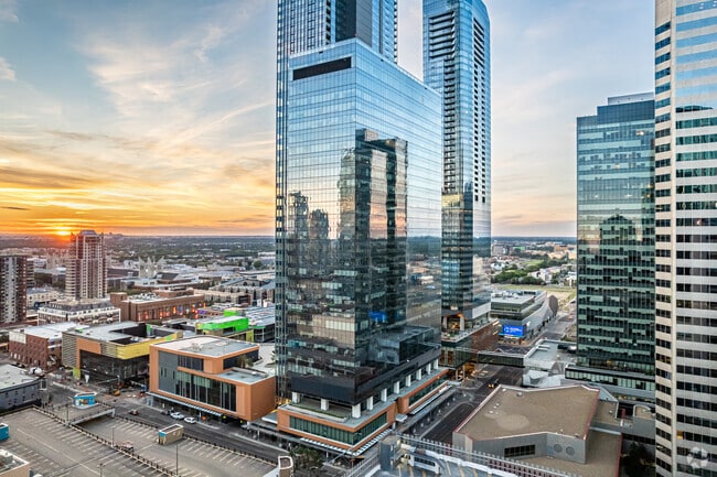 Building Photo - Sky Residences