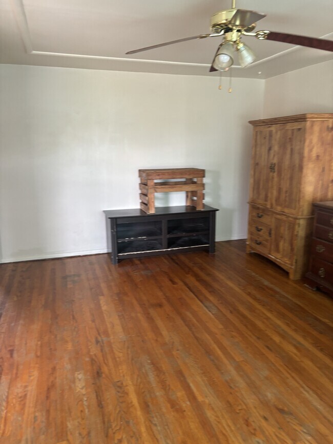 Photo - 338 S 8th St