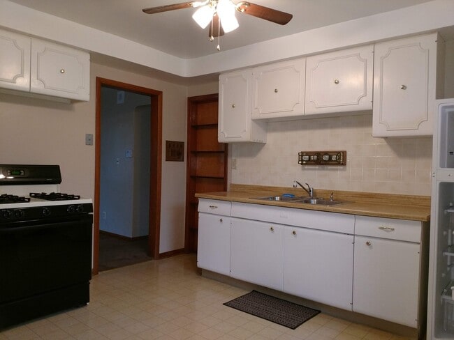 Photo - 6125 Ridge Rd.