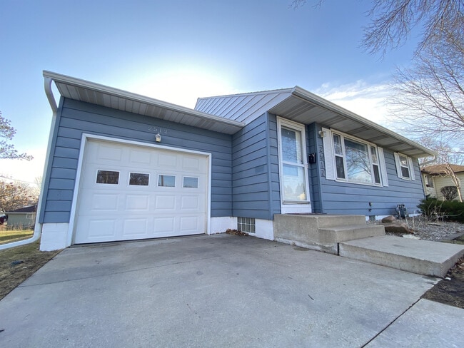 Building Photo - 2512 18th Ave NW