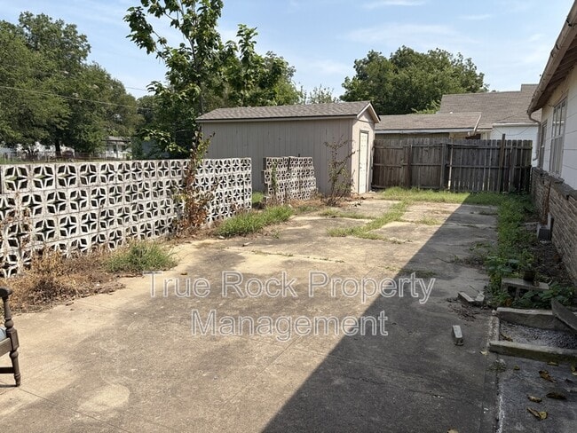 Photo - 730 W 4th St