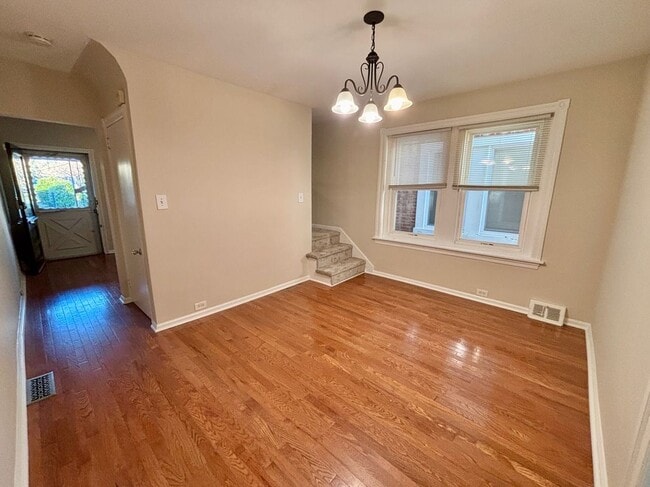 Photo - 706 W Railroad Ave