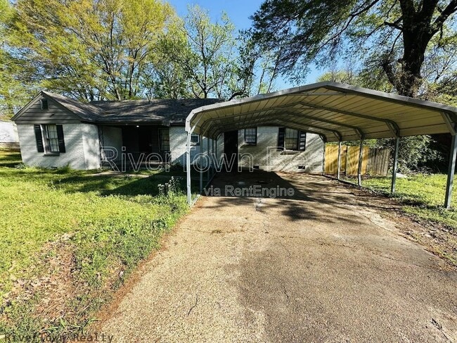 Photo - 830 Marsh Ave