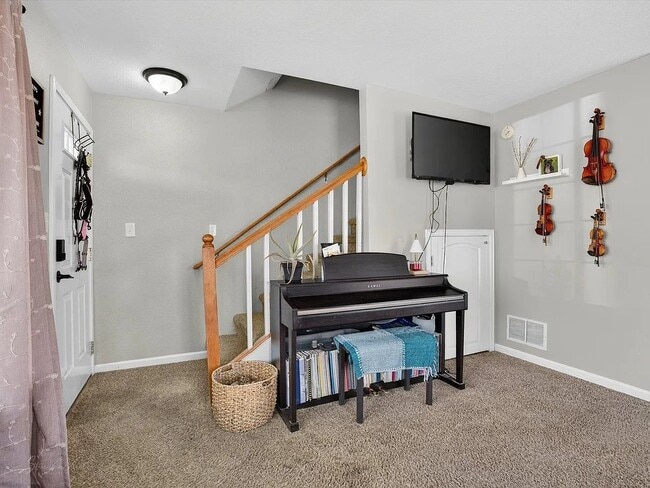 Photo - 5590 Stuart Ave