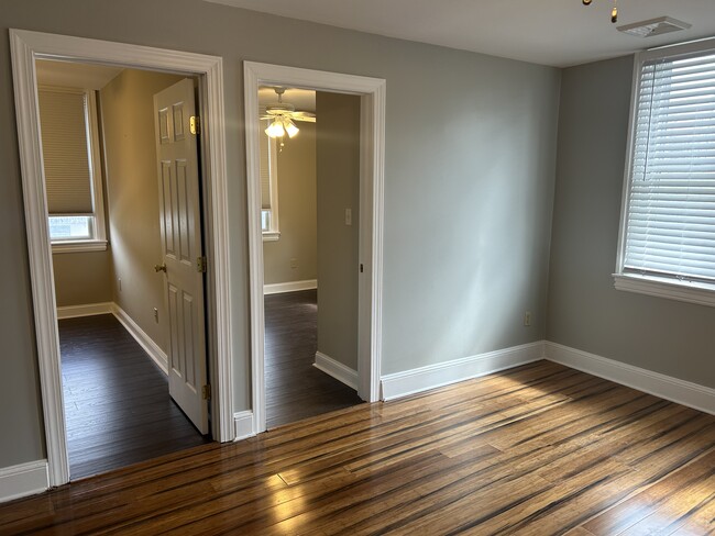 Building Photo - 301 W Independence St Unit 2nd floor