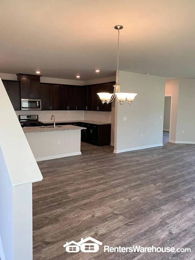 Photo - Spacious 4-bedroom home with large loft!
