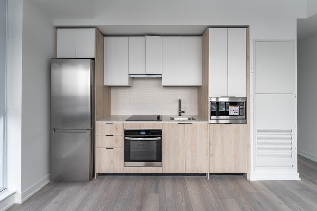 Building Photo - 1007 The Queensway Unit 615