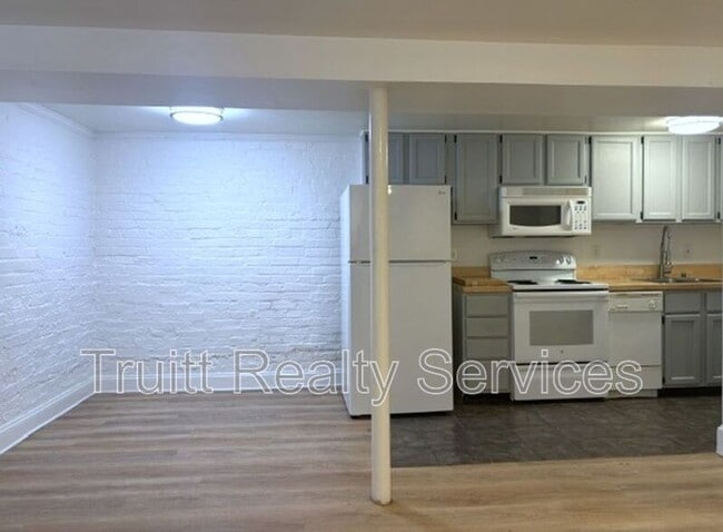 711 14th St SE Unit B