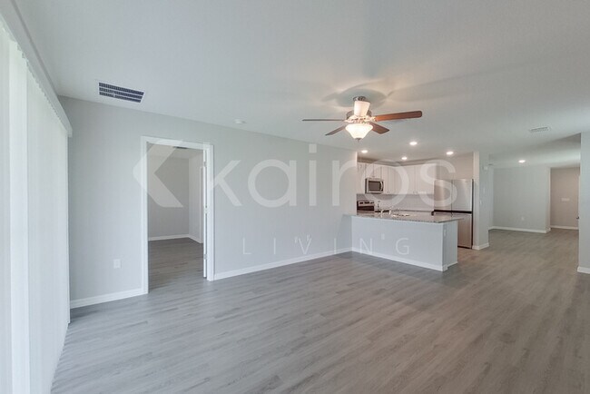 Photo - 8700 SW 43rd Ter