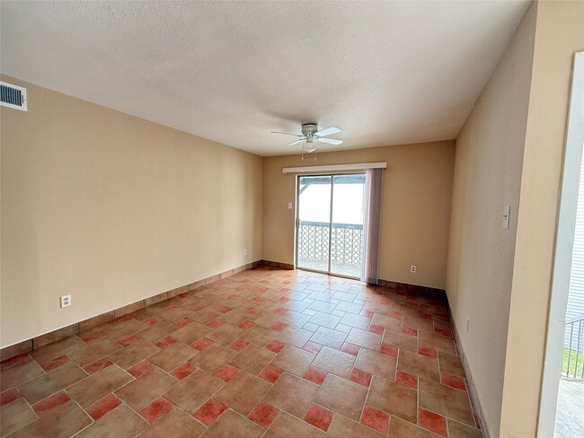 Photo - 7200 Clarewood Dr Unit 605