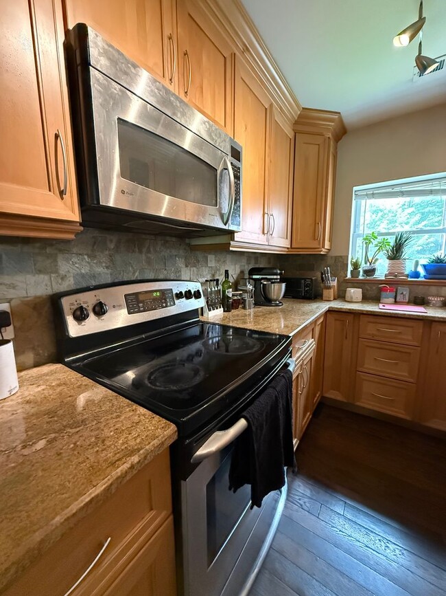 Photo - Spacious, Renovated Brighton / Oak Square area Condo with parking for September 1st - NO FEE