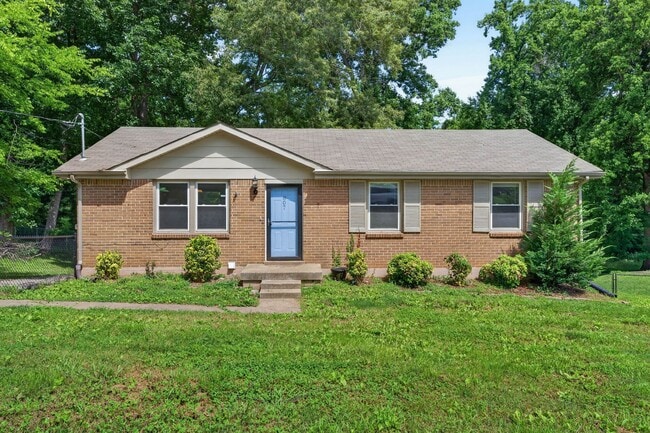 Building Photo - 3 Bedroom Pet Friendly Home For Rent Near Heritage Park!