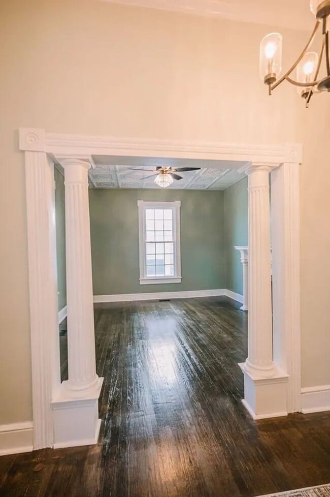 Photo - Newly Renovated & Spacious 4bed/2bath