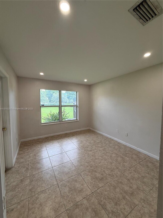 Photo - 7612 NW 38th Ct