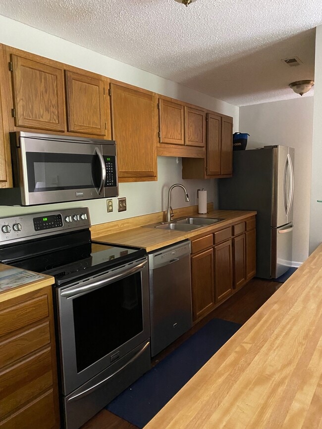 Photo - 1511 Creekwood Ct Unidad 201