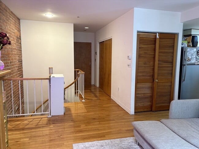 Photo - 87 Gainsborough St Unidad 103