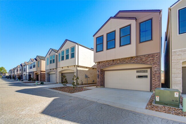 Photo - 2931 El Fenice Ln