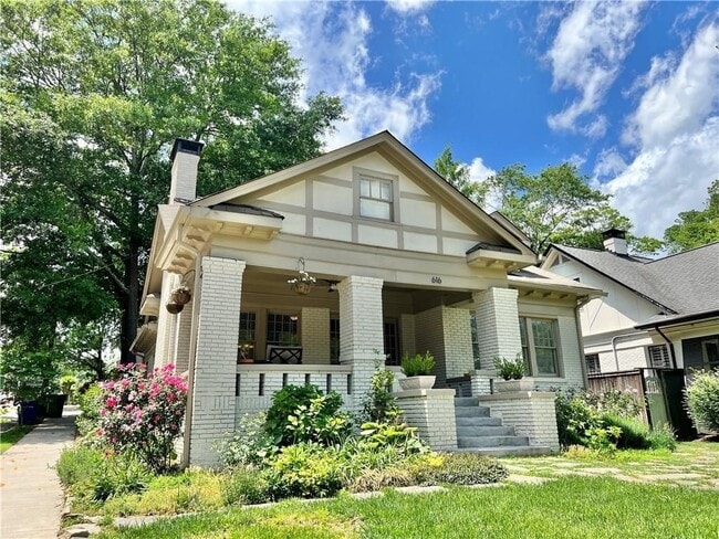 Photo - 616 Seminole Ave NE