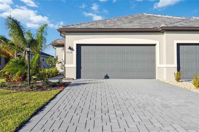 Photo - 5532 Sapphire Stone Cv