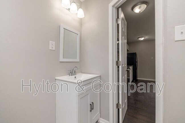 Photo - 4306 Chamberlayne Ave Unit Apt 4