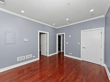 Photo - "Charming 2-Bedroom Apartment in Vibrant Chicago Locale – Your Urban Oasis Awaits!"