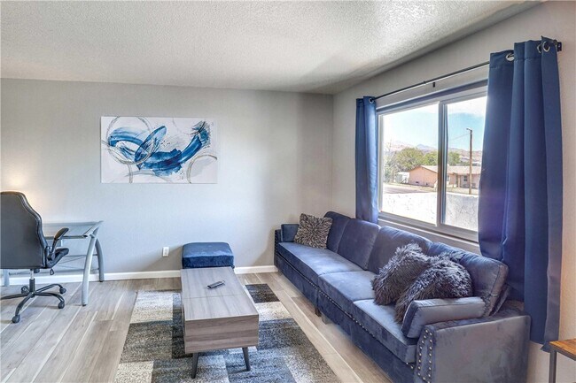 644 Swan Dr