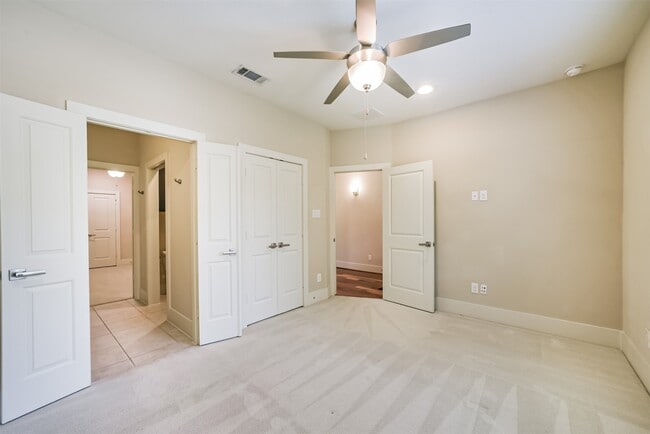 Photo - 5425A Hidalgo St
