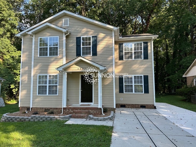 Building Photo - Newly Remodeled 5 Bed 2.5 Bath