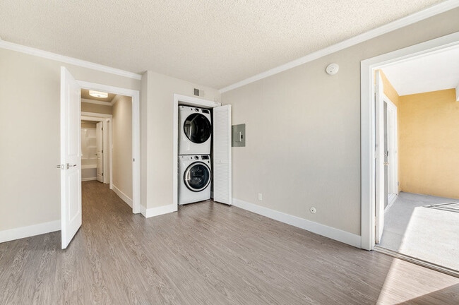 2727 Edison