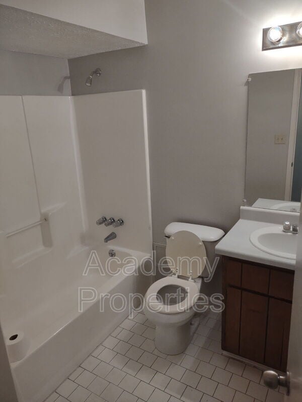 Photo - 106 Richard Way