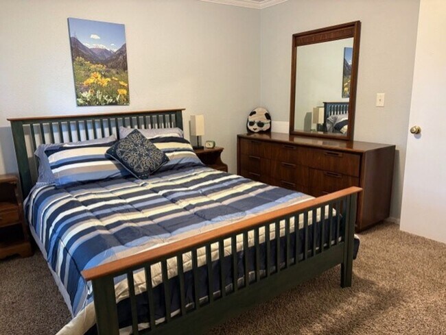 Photo - Fully Furnished Cozy 2-Bedroom Living in D... Casa