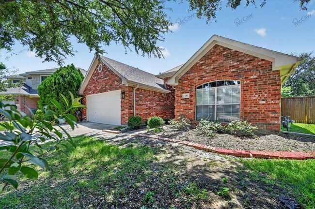 Photo - 739 Kilbridge Ln