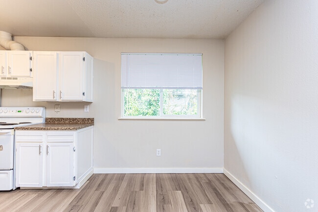 2BR, 1BA - 730SF