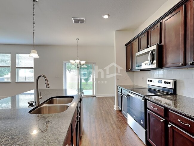 Photo - 919 Walden Pond Dr