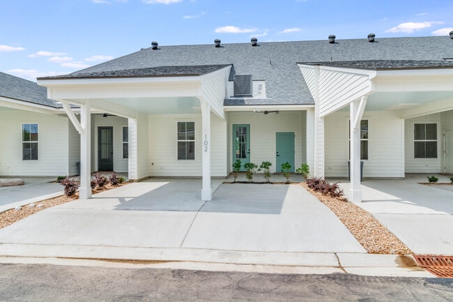 Photo - 108 Pilsbury Ln