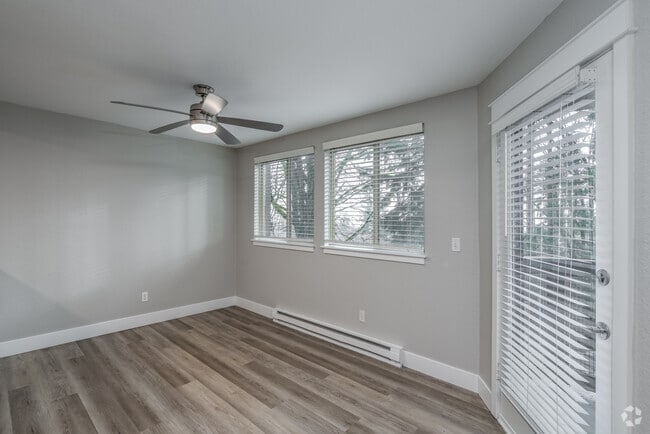 2BR, 1BA - 1,000SF - Dining Room