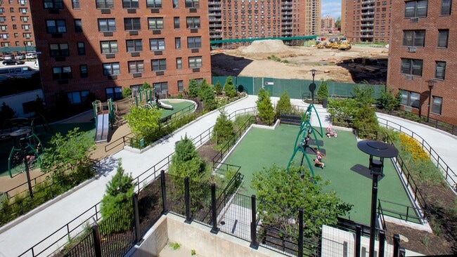 LeFrak City