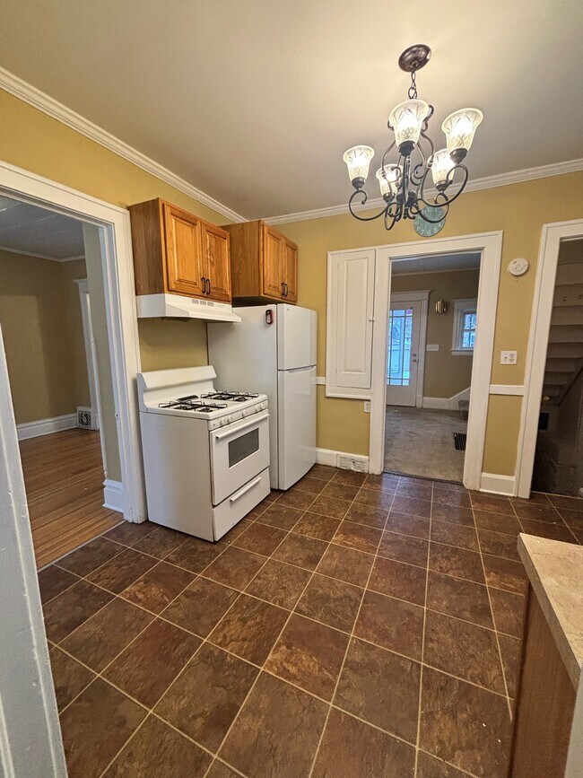 Photo - 1810 Hutchins Ave