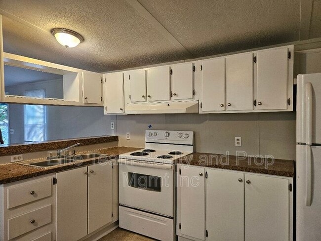 Photo - 776 Montgomery Dr