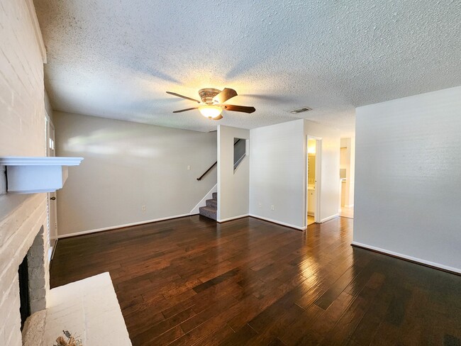 Photo - 17742 Kings Park Ln