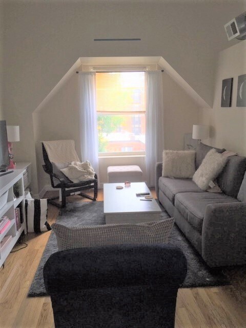 Photo - 2337 N Bosworth Ave Unit 3