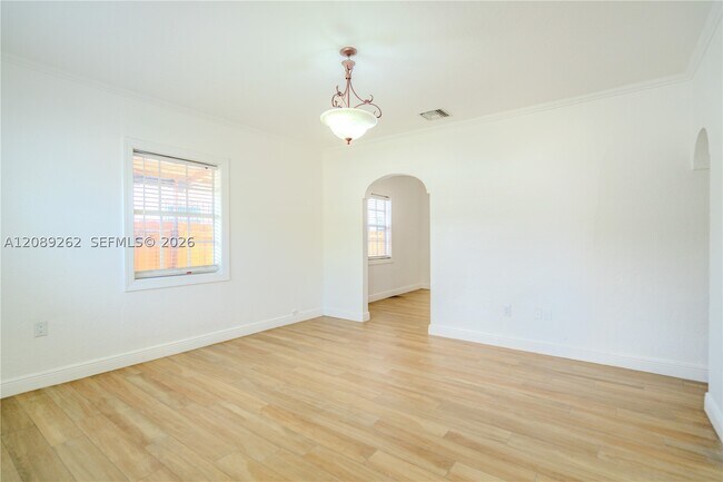 27 SW 55th Ave Unidad F