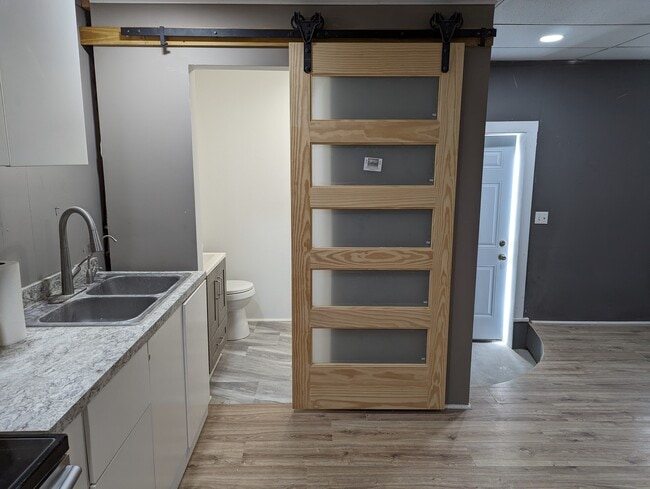 Photo - 920 Kinzler Ave Unit B