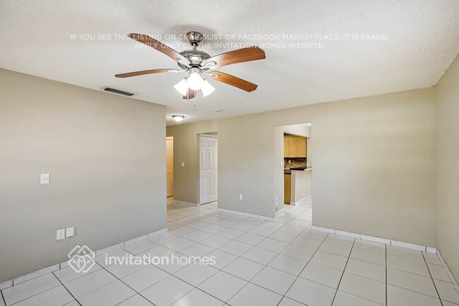 Photo - 10310 SW 4th St