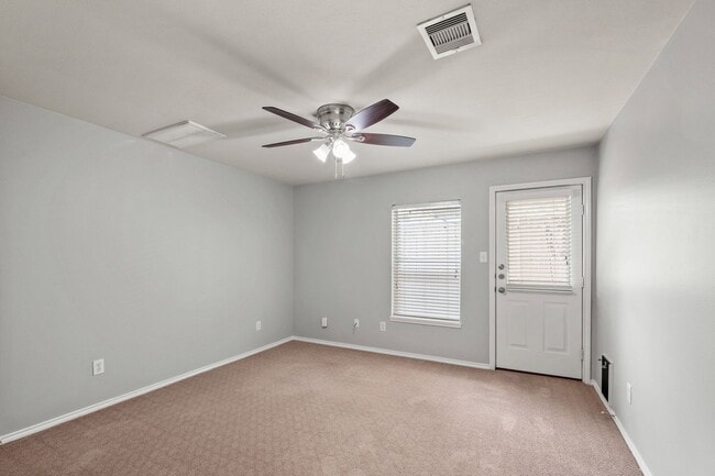 Photo - 5314 Schuler St