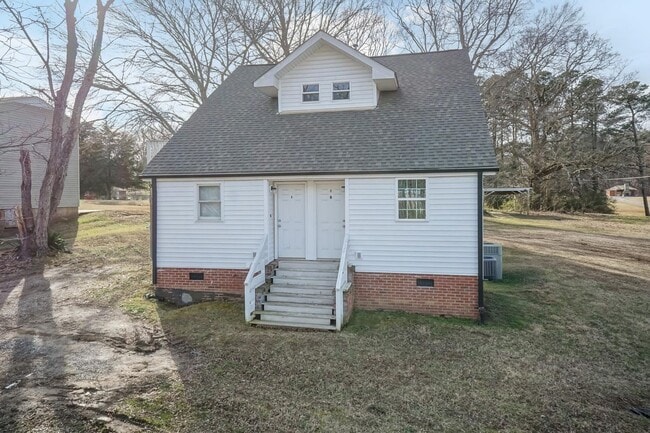 Building Photo - College Street Unit B