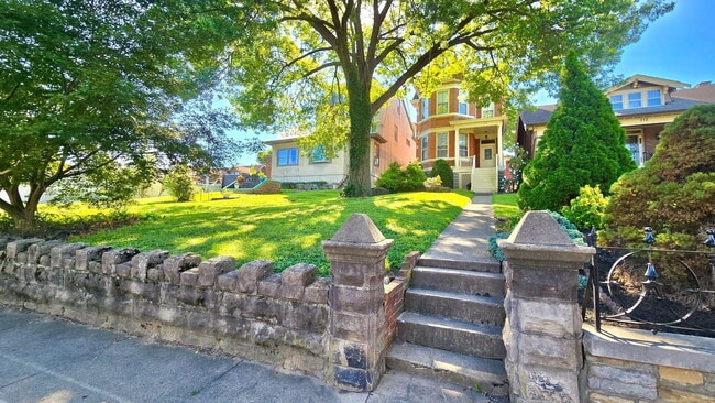 Photo - 214 Fairfield Ave Unidad 1