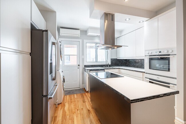 Photo - 6001-623e 23e Avenue Unit 3